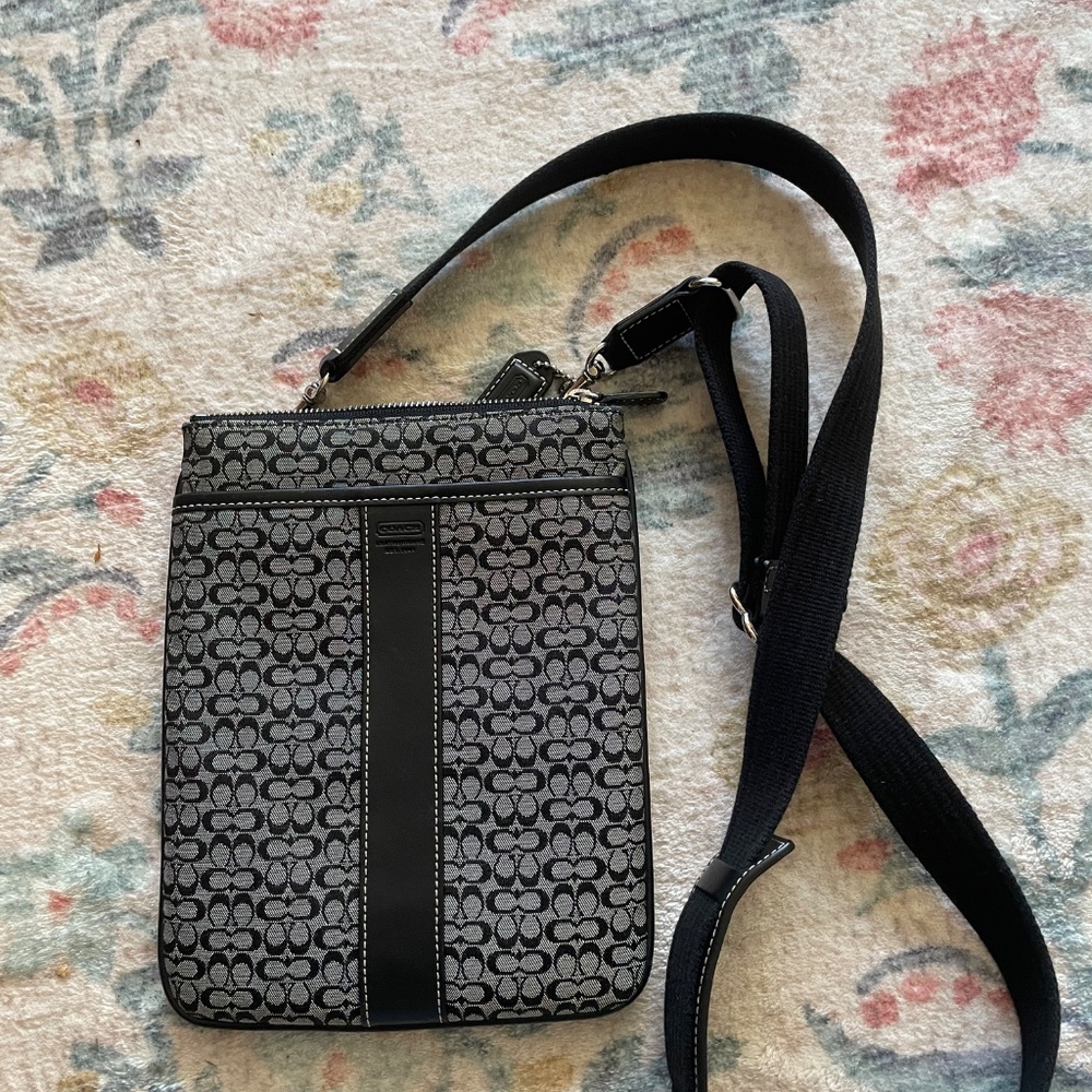 Authentic Coach Swingpack Crossbody purse, Black and White, 90s, Vintage